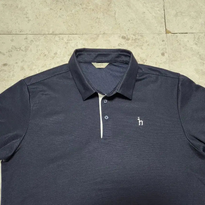 [BUNJANG] Hazzys 25SS Navy Functional Half-Sleeve Polo T-Shirt (Size 110) / 25SS 헤지스 반팔 카라티(110)