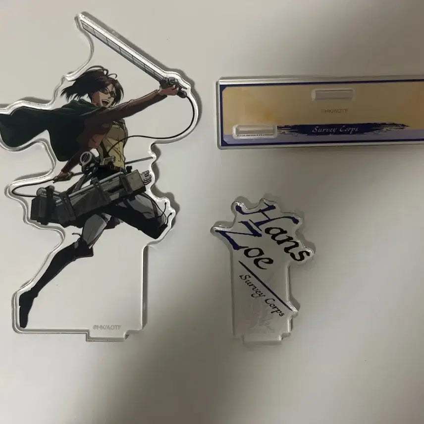 [BUNJANG] Attack on Titan Hange Zoe Acrylic Stand / (급처) 진격의 거인 한지 아크릴 스탠드 판매합니다