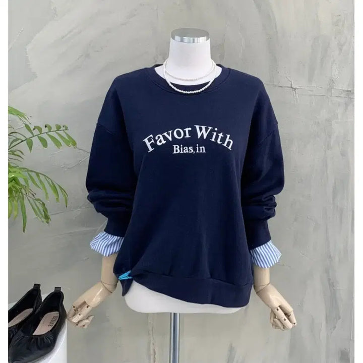 [BUNJANG] Embroidered Color-Block Sweatshirt T-shirt / [새상품] 소매 배색 자수 맨투맨 티셔츠 급처