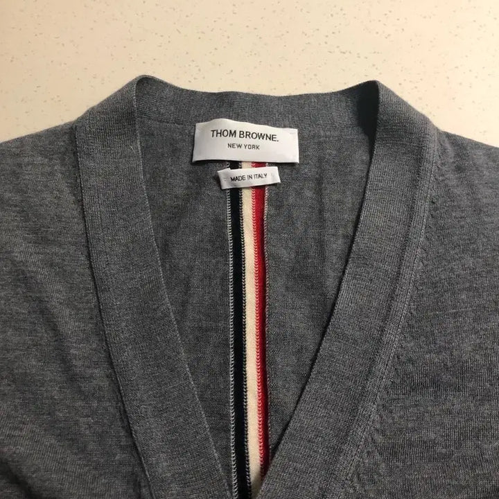 [BUNJANG] Thom Browne White Tricolor Stripe Cardigan / [2]톰브라운 백삼선 가디건