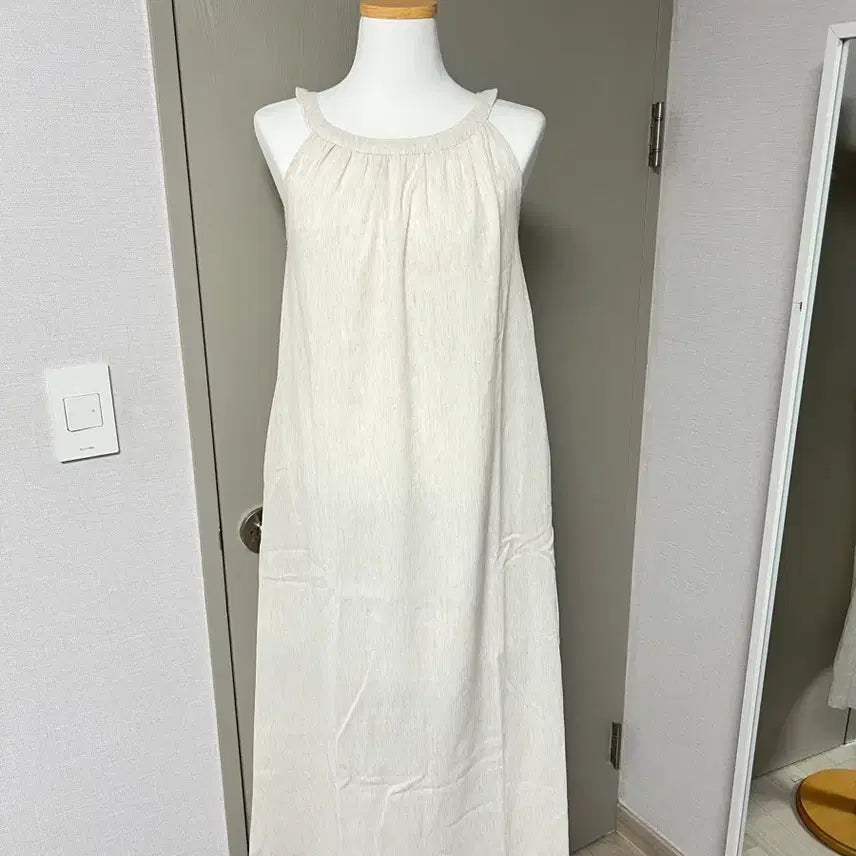 [BUNJANG] High-Quality Linen Halterneck Maxi Dress / [새상품] 고퀄리티 린넨 홀터넥 맥시 롱 원피스