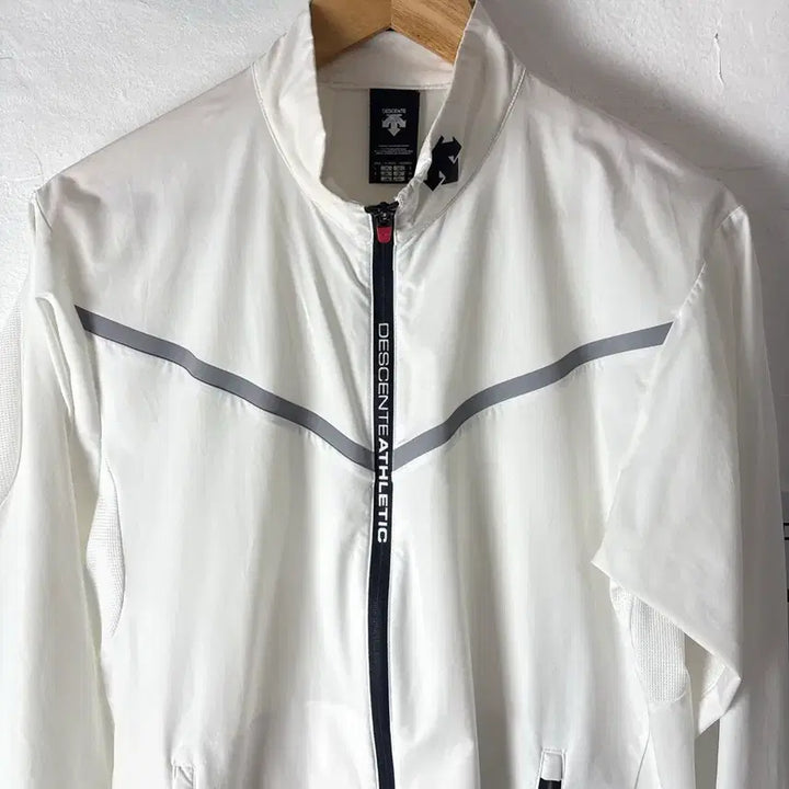 [BUNJANG] Descente Windbreaker Jacket / 데상트 바람막이