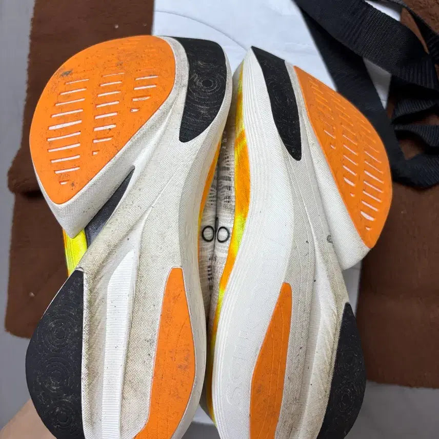 [BUNJANG] Saucony Endorphin Elite 2 Running Shoes (260mm) / 써코니엔돌핀엘리트2 260mm 팝니다