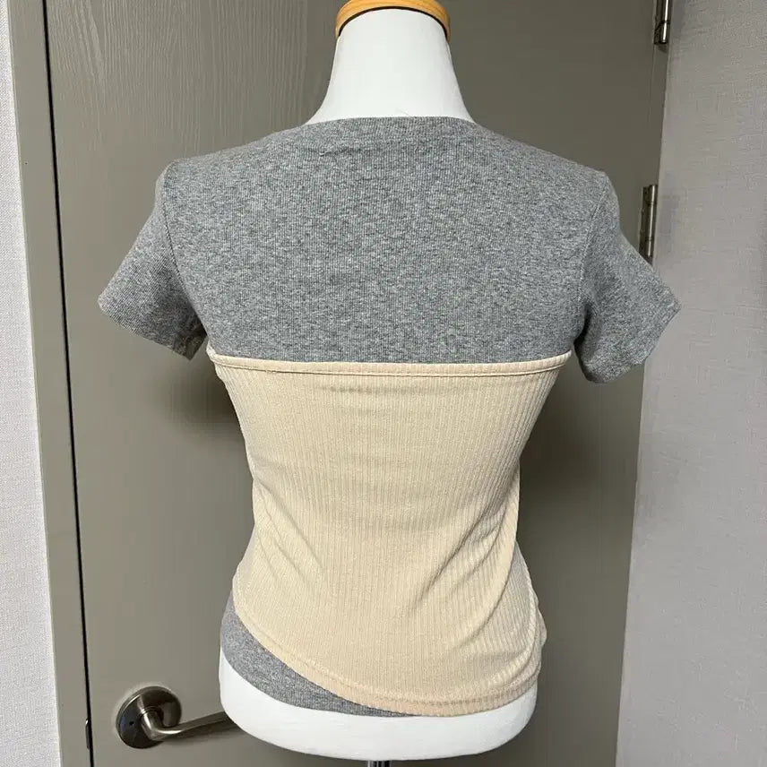 [BUNJANG] Two-Tone Color Block Short-Sleeve T-Shirt / 투톤 배색 탑 레이어드 2way 그레이 반팔 티셔츠