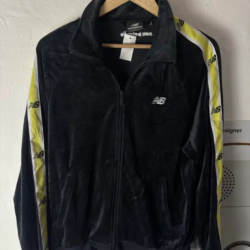 [BUNJANG] New Balance Velvet Track Jacket / 뉴발란스 벨벳 져지