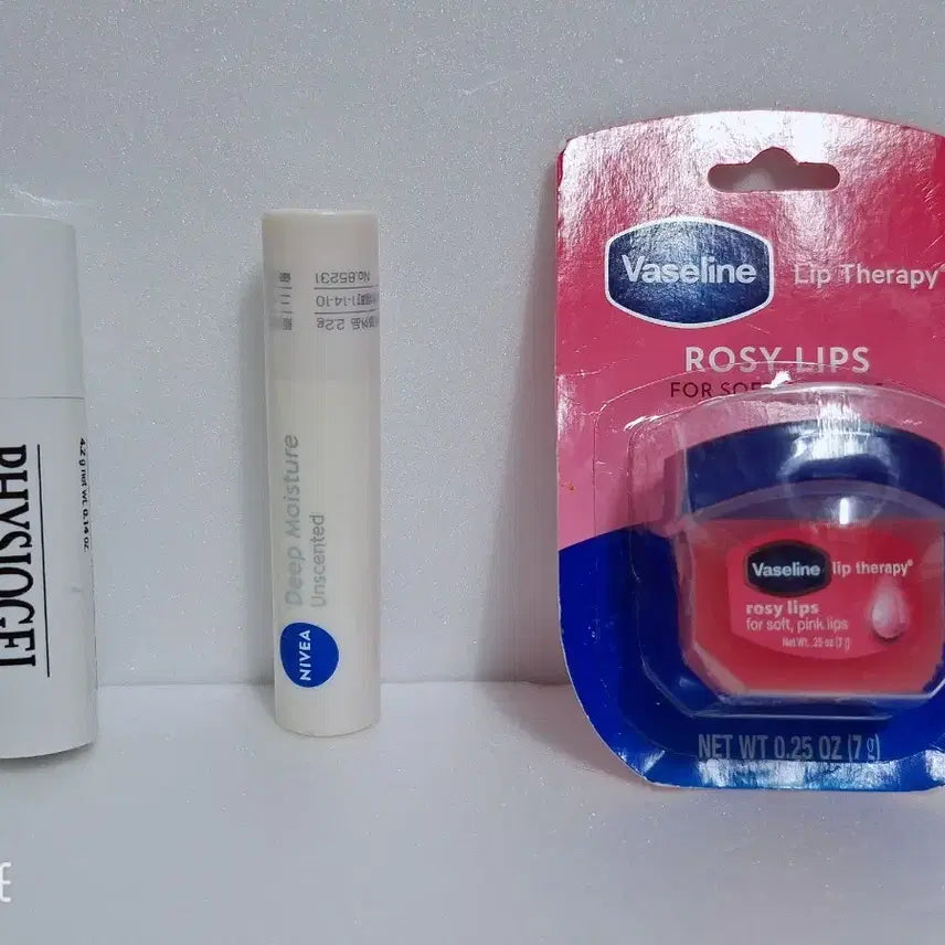 [BUNJANG] Physiogel, Nivea, Vaseline Lip Balm 3-Piece Set / (새상품)립밤 3종류(피지오겔+니베아딥모이스쳐+바세린)
