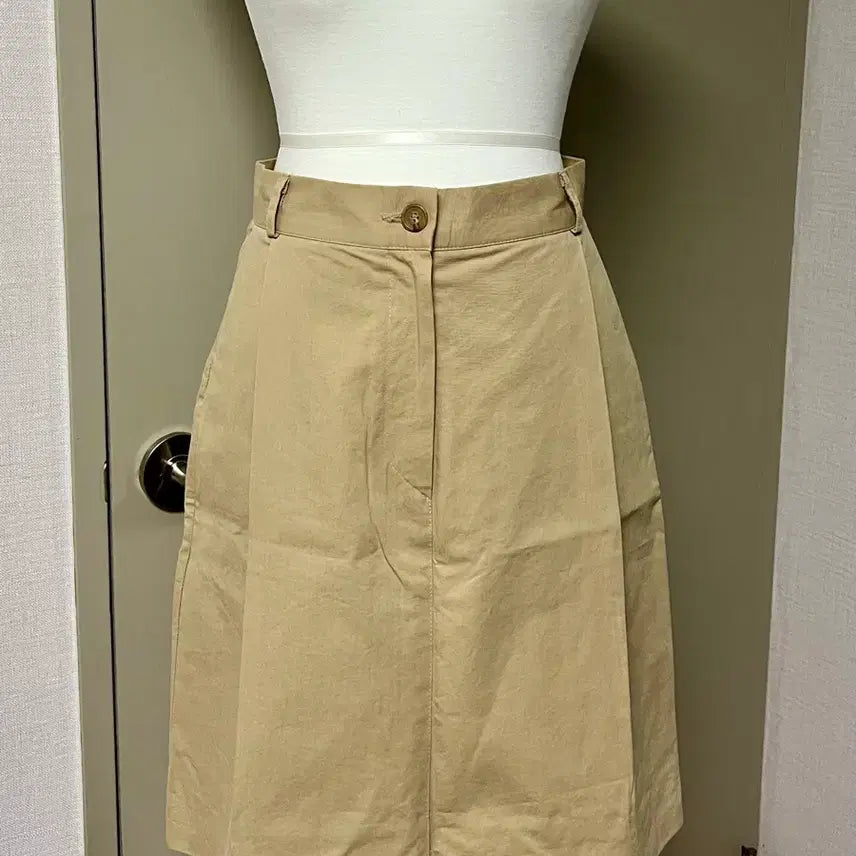 [BUNJANG] Beige Pin Tuck A-Line Midi Skirt / [새상품] 베이지 핀턱 A라인 미디 스커트