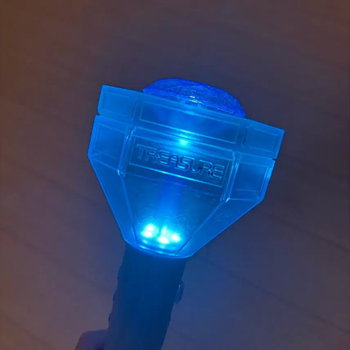 [BUNJANG] TREASURE TRIGHT Lightstick Version 1 / 트레저 트라이트 응원봉 버전 1 양도 판매