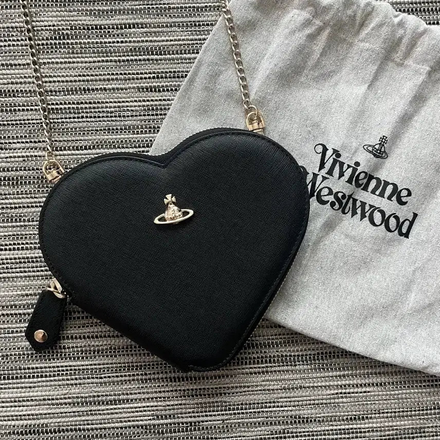 [BUNJANG] Vivienne Westwood Saffiano New Heart Crossbody Bag Black / 비비안웨스트우드 사피아노 뉴 하트 크로스백 블랙