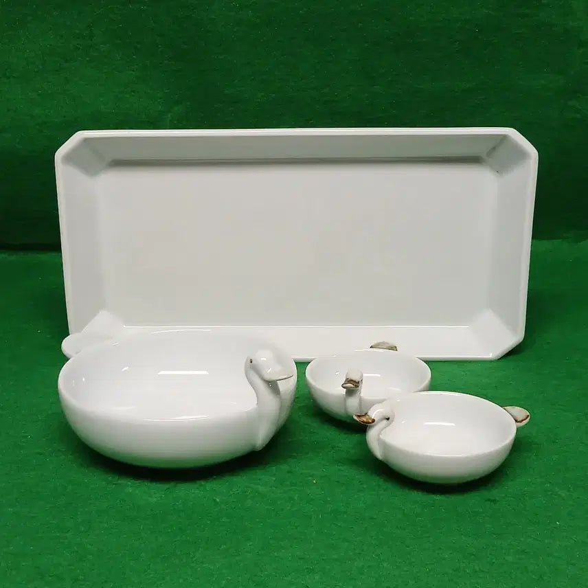 [BUNJANG] Kim Ik-young Celadon Porcelain Duck Dish Set (Type B) - 4pcs / *김익영 도예가 은전(토전)우일요 오리찬기 [B형]4pcs