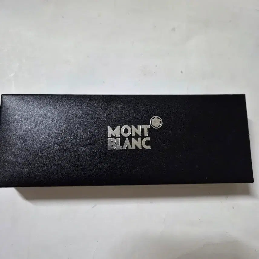 [BUNJANG] Montblanc Le Petit Prince Limited Edition Ballpoint Pen / 몽블랑)레만 14K 만년필 블루마린실버로듐 입니다