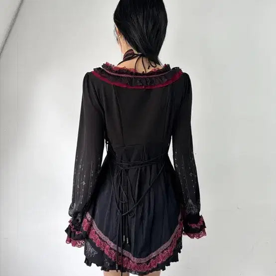 [BUNJANG] OzOn Ozcross Lace Detail Halter Blouse / 오즈온 오즈크로스 레이스 디테일 홀터 블라우스