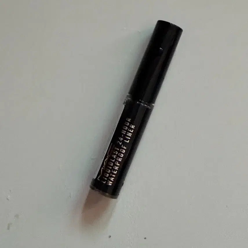 [BUNJANG] MAC Liquidlast 24-Hour Waterproof Eyeliner Black / (새상품) 맥 리퀴드라스트 24 아워 워터프루프 아이라이너 블랙
