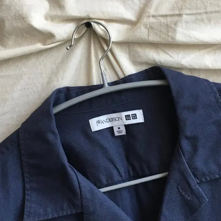 [BUNJANG] Uniqlo JW Anderson Cotton Twill Workshirt Blue / 유니클로 JW앤더슨 코튼트윌 워크셔츠 블루