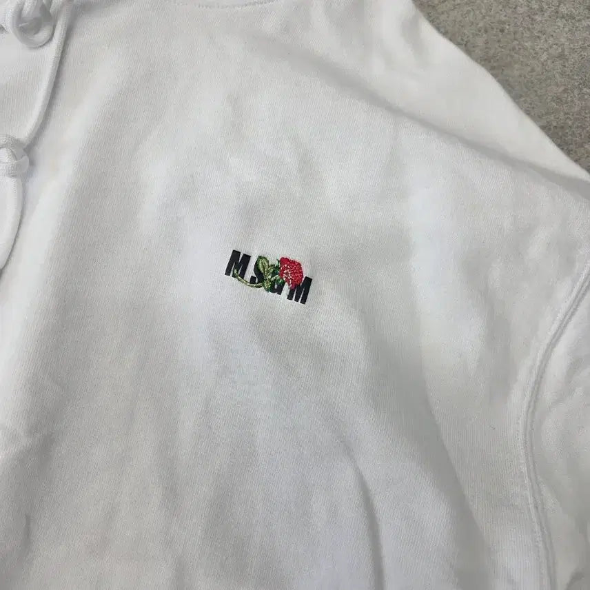 [SOLD OUT] [국내정품] MSGM Made in Italy 장미 자수 오버핏 화이트