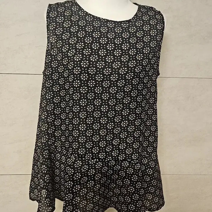 [BUNJANG] Frill Sleeveless Tank Top / 프릴 민소매 나시