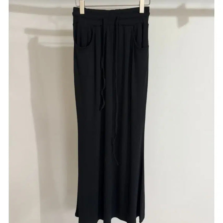 [BUNJANG] Antique J Yoni Skirt Black / 엔티크제이 요니스커트