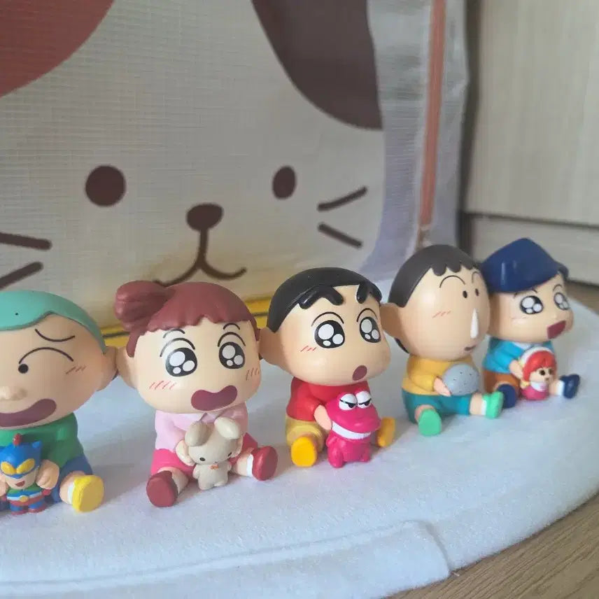 [BUNJANG] Crayon Shin-chan "Hug Me Tight" Gacha Figures Set / 짱구 꼬옥 안아줘 가챠
