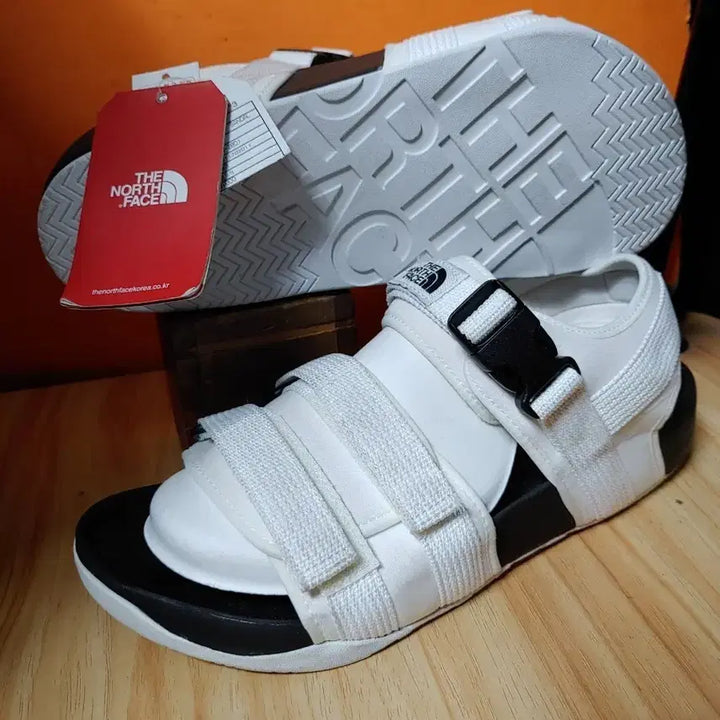 [BUNJANG] The North Face Sandals (US 9 / 270mm) Unused / (미사용)노스페이스 샌들(US9사이즈270)