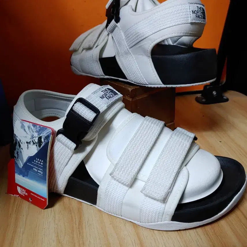 [BUNJANG] The North Face Sandals (US 9 / 270mm) Unused / (미사용)노스페이스 샌들(US9사이즈270)