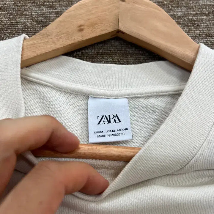 [BUNJANG] ZARA Oversized Graphic T-Shirt / 자라 ZARA 오버핏 그래픽 반팔티 M