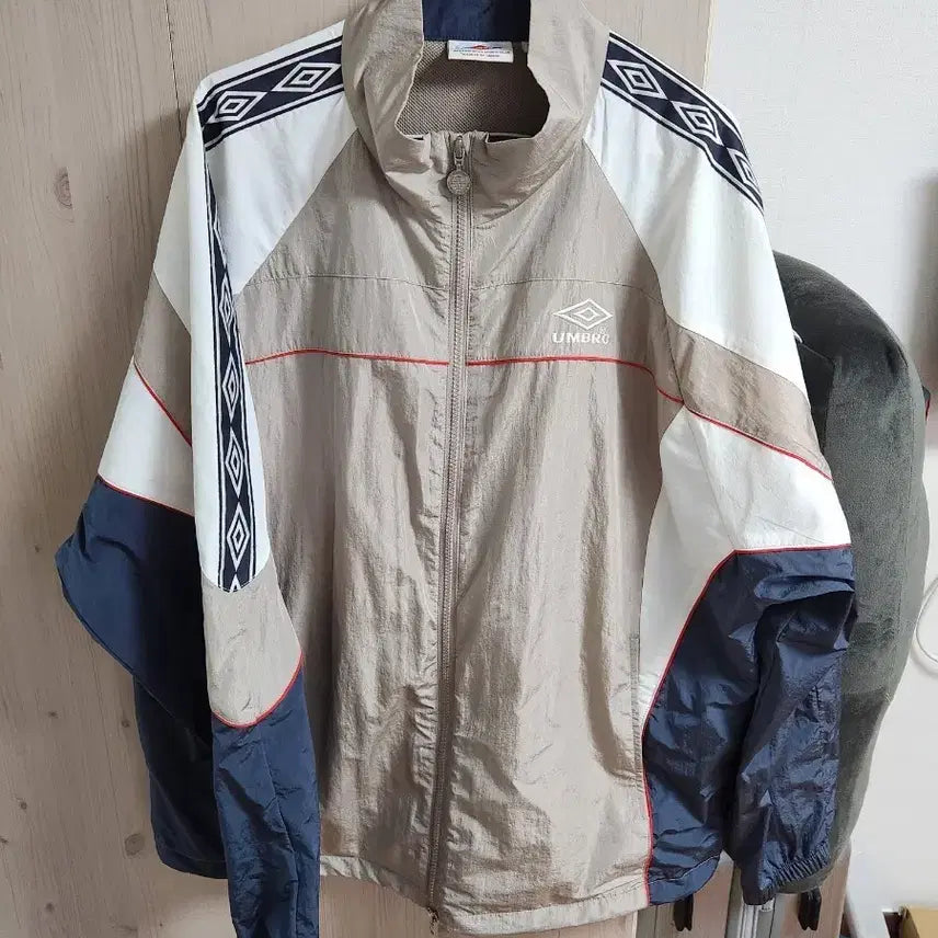 [BUNJANG] Umbro HBL OG Stand Neck Windbreaker Jacket / 엄브로 HBL OG 스탠넥 바람막이 지켓