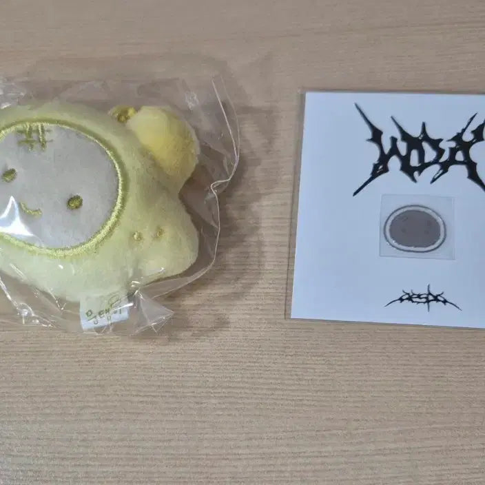 [BUNJANG] Aespa Winter Lemonade Keychain &amp; Metal Sticker Bundle / 에스파 윈터 팝업 레몬 키링 메탈스티커