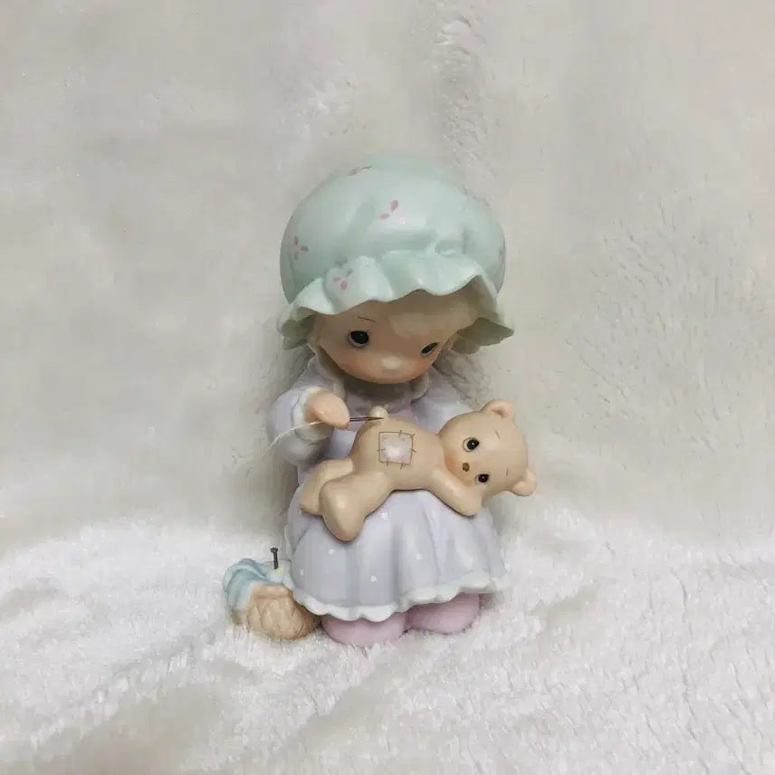 [BUNJANG] Precious Moments Sewing Accessory Bear Figurine / 앤틱 빈티지 프레셔스모먼트 바느질