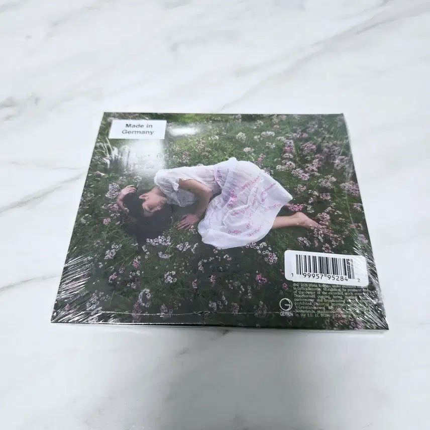 [BUNJANG] Olivia Rodrigo "You seem pretty sad for a girl so in love" Signed CD / 올리비아 로드리고 3집 / 싸인 + 게이트폴드 CD