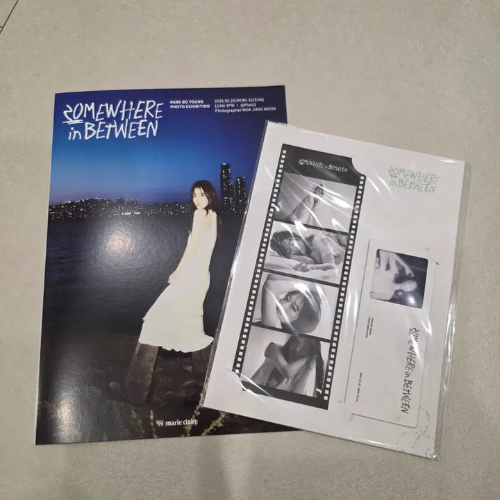 [BUNJANG] Park Bo Young Exhibition Film Bookmark 4-Cut Sticker Set / 박보영 전시회 팜플렛 + 필름북마커 4컷스티커 세트  미개봉 새상품