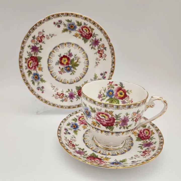 [BUNJANG] Royal Grafton Malvern Hand-Painted Bone China Trio Set / 영국 로얄 그레프톤 말번 핸드페인팅 본차이나 트리오/커피잔,디저트 접시