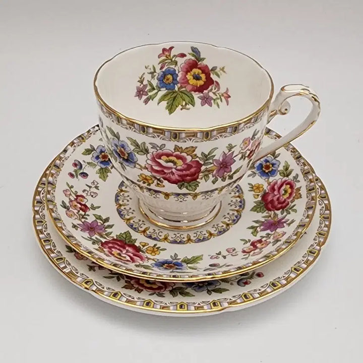 [BUNJANG] Royal Grafton Malvern Hand-Painted Bone China Trio Set / 영국 로얄 그레프톤 말번 핸드페인팅 본차이나 트리오/커피잔,디저트 접시