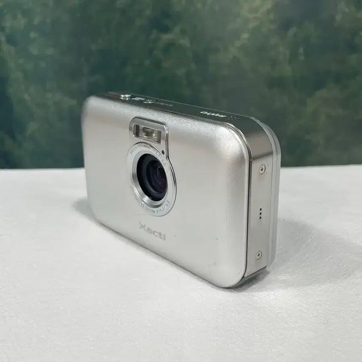 [BUNJANG] Sanyo Xacti DSC-E6 Vintage Digital Camera / 산요 작티 DSC-E6 디지털카메라 빈티지디카 디카