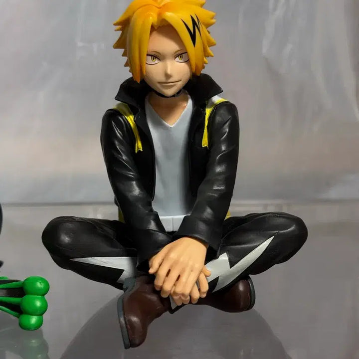 [BUNJANG] My Hero Academia Tsuyu Asui &amp; Denki Kaminari Figure (Unsealed, Box Not Included) / 개봉/박스x) 나히아 츠유, 덴키 피규어