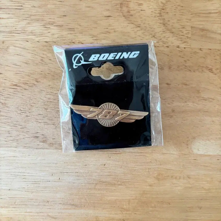 [BUNJANG] Boeing 787 Airplane Pin Badge / 보잉 787 뱃지
