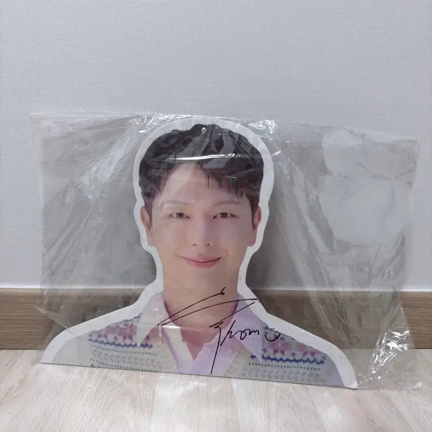 [BUNJANG] Yook Sung Jae 2025 Fancon Signed Photo Hanger / 2025 육성재 FANCON 사인 포토 행거