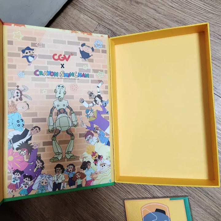 [BUNJANG] CGV Crayon Shin-chan: Me and My Mechanical Father 2024 Limited Edition Calendar / CGV 짱구는 못말려 로봇아빠의 역습 2024 캘린더 리미티드 에디션