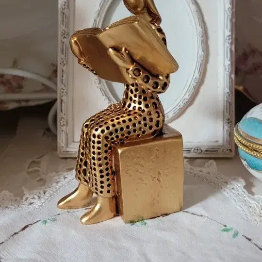[BUNJANG] Gold Reading Woman Sculpture / 금색 독서 조각상