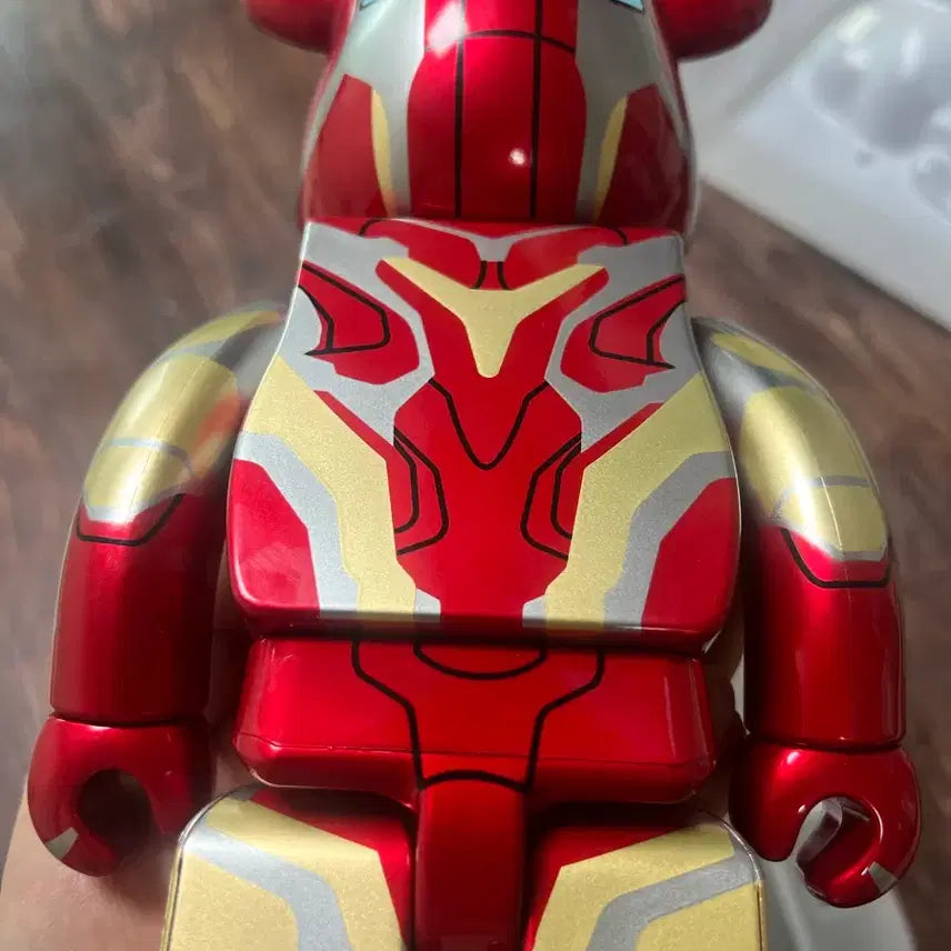 [BUNJANG] Hot Toys Iron Man Mark 85 Bearbrick 400% &amp; 100% Set (First Edition) / 마크85 아이언맨 베어브릭 400%,100% 세트 초판