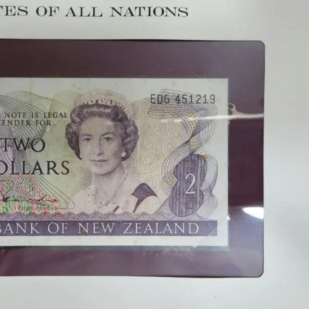 [BUNJANG] Queen Elizabeth II Solomon Islands 2 Dollar Banknote Series (8 Types) / 엘리자베스 여왕  지폐 시리즈 8종