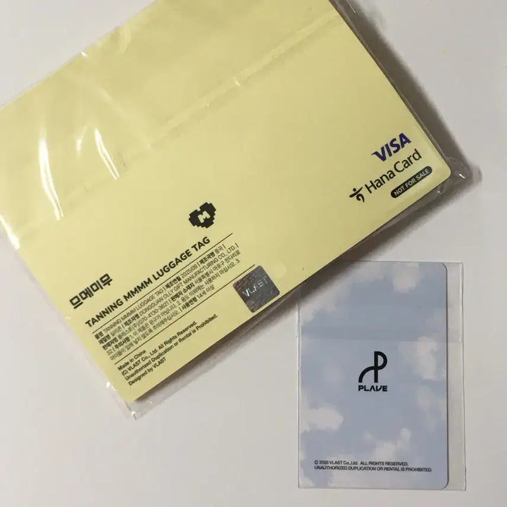 [BUNJANG] Playse Hana Card Collaboration Luggage Tag Photocard (Sealed) / 미개봉) 플레이브 하나카드 콜라보 러기지택 포카