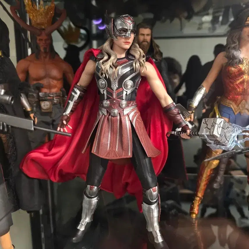 [BUNJANG] Hot Toys Mighty Thor (Jane Foster) Figure / 핫토이 마이티토르