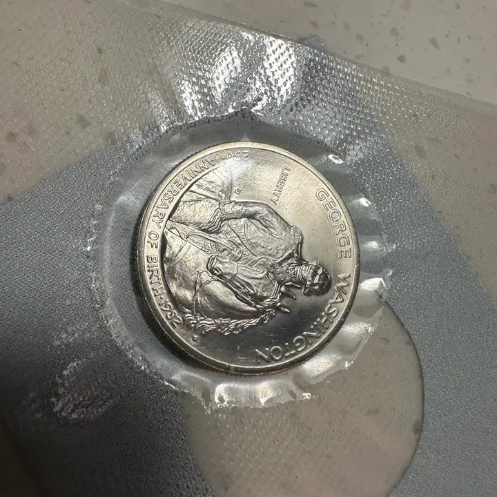 [BUNJANG] 1982 George Washington 250th Anniversary Silver Half Dollar Coin / 1982년 조지 워싱턴 250주년 기념 하프달러 은화