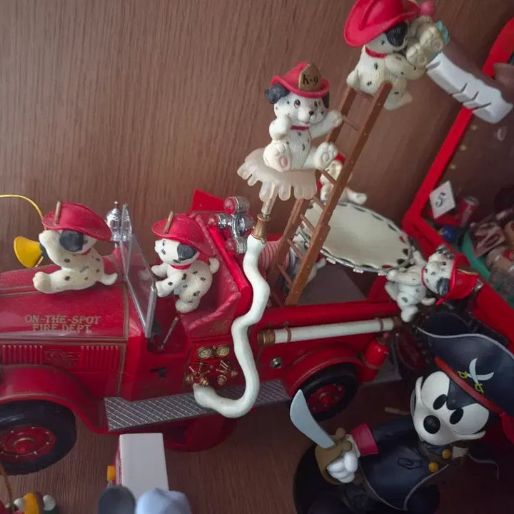 [BUNJANG] Enesco 101 Dalmatians Fire Truck Music Box / 에네스코 소방차 101마리 달마시안 뮤직박스