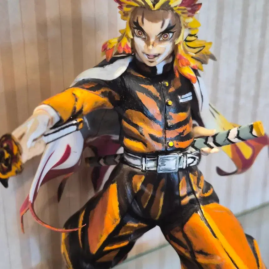 [BUNJANG] Demon Slayer Kyojuro Rengoku Repainted Figure / 귀멸의 칼날 렌고쿠 쿄쥬로 리페인트 피규어