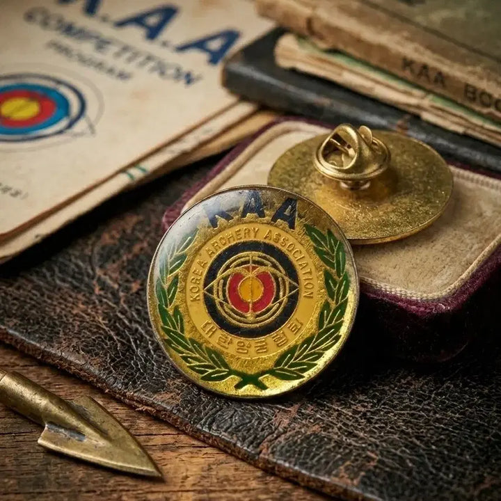 [BUNJANG] Korea Archery Legend Target Clock &amp; Vintage Badge Set / 목표 적중! 대한민국 양궁 레전드의 기운을 담은 과녁 시계 &amp; 뱃지