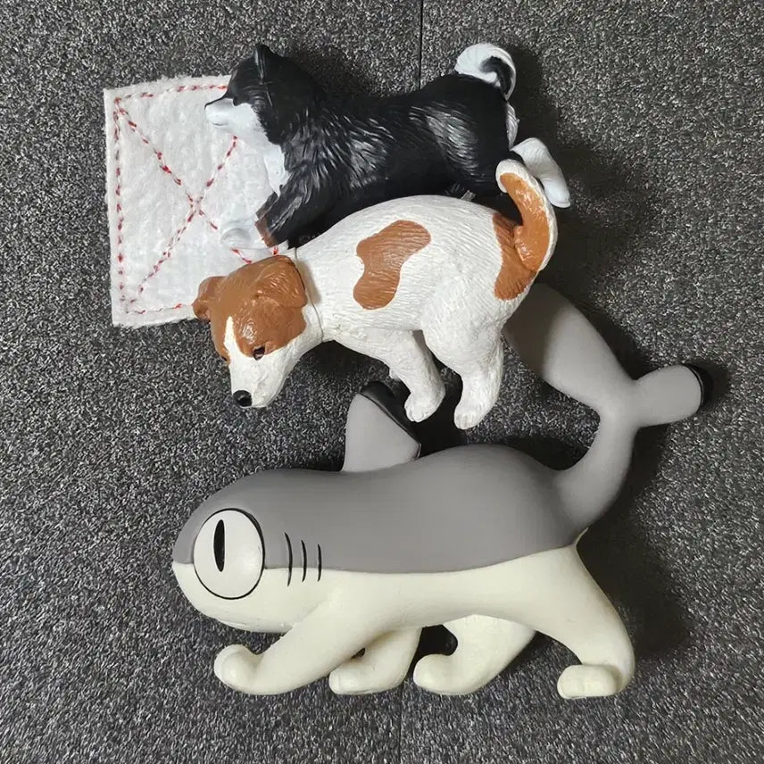 [BUNJANG] Bundle Set of 3 Dog, Shark, and Cat Gachapon Figures / 일괄) 강아지 상어고양이 가챠 3개 일괄