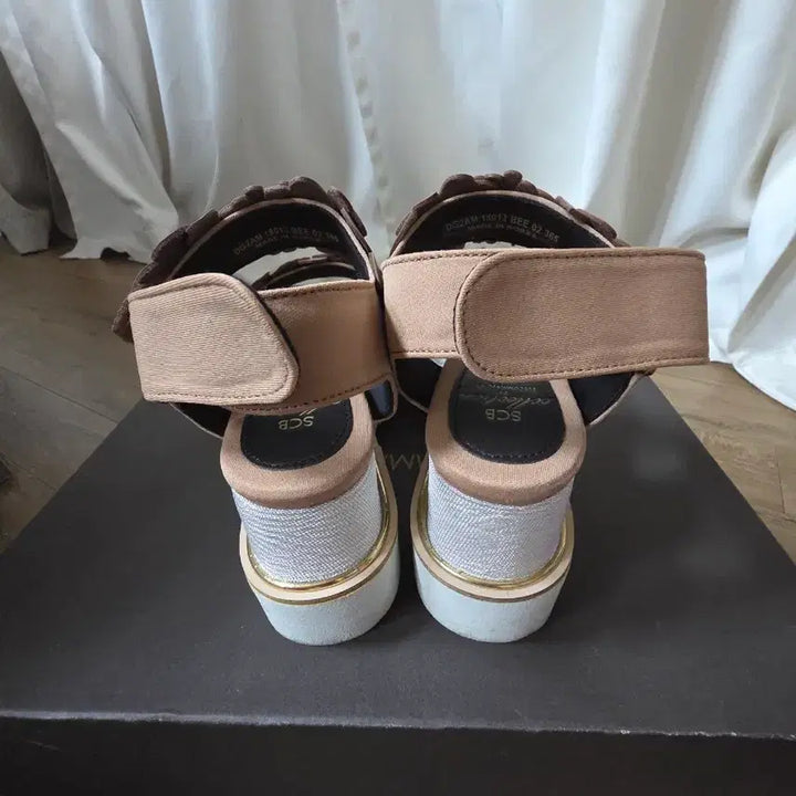 [BUNJANG] SUECOMMA BONNIE Floral Detail Sandals / 슈콤마보니 36.5사이즈 235사이즈