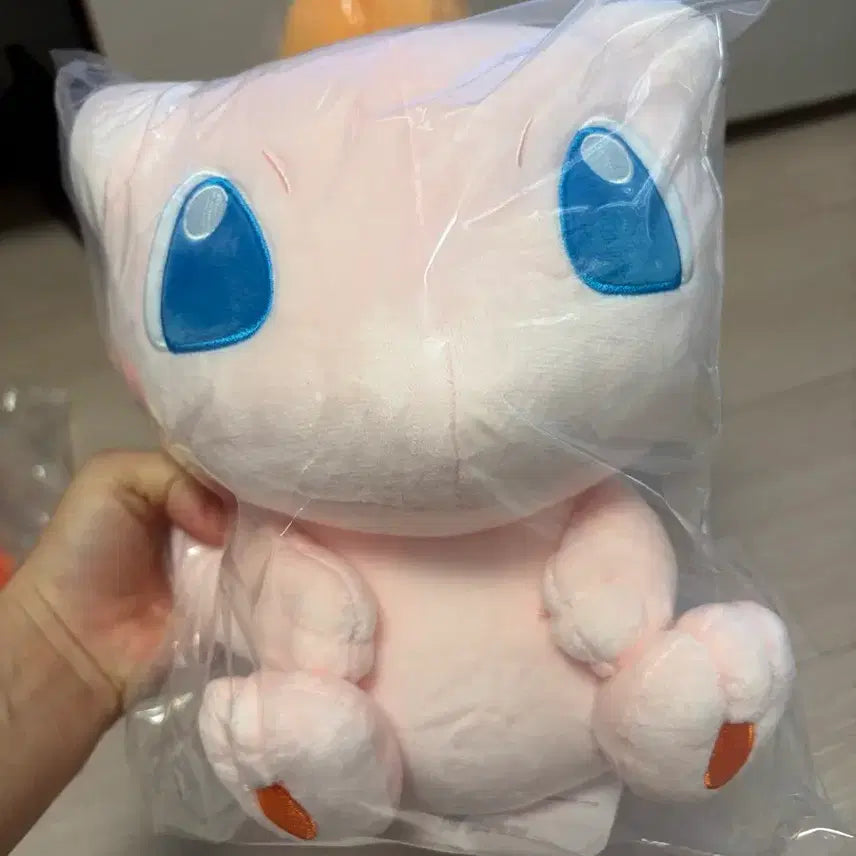 [BUNJANG] Pokemon Mew BigPuff Medium Plush Toy / 귀여운 포켓몬 뮤 빅팝 중형인형 새상품