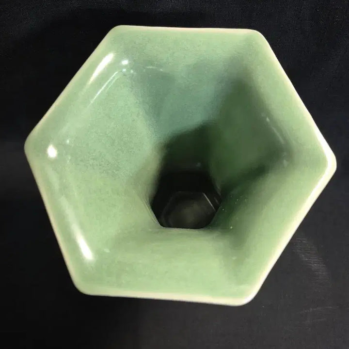 [BUNJANG] Maeja-cheong Yongcheon-yo Celadon Octagonal Vase / 매자청 용천요 양이 6각 화병 꽃병